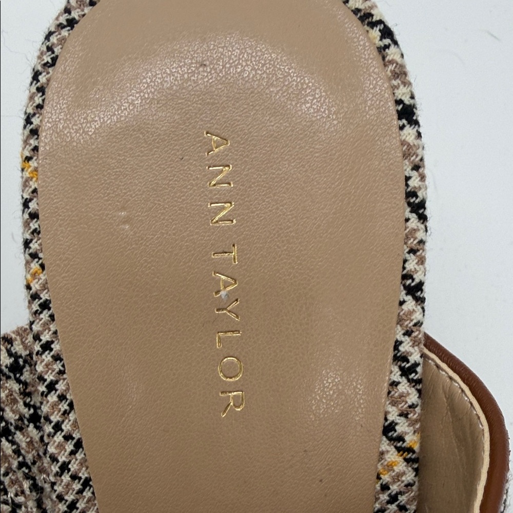 Ann Taylor Checkered Pointed-Toe Mules‎ 7 1/2M - Picture 3 of 5
